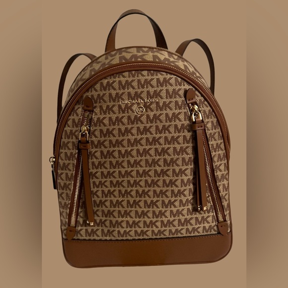 New MICHAEL Kors Women´s Brooklyn MD Backpack...